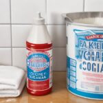 Baking Soda and Vinegar as Ceramic Tile Cleaner